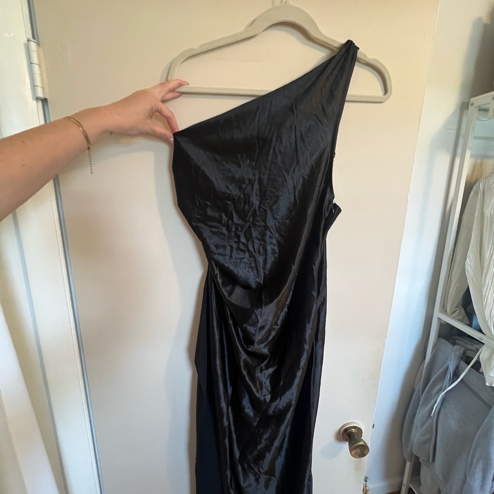 SHEIN Black Satin One-Shoulder Dress